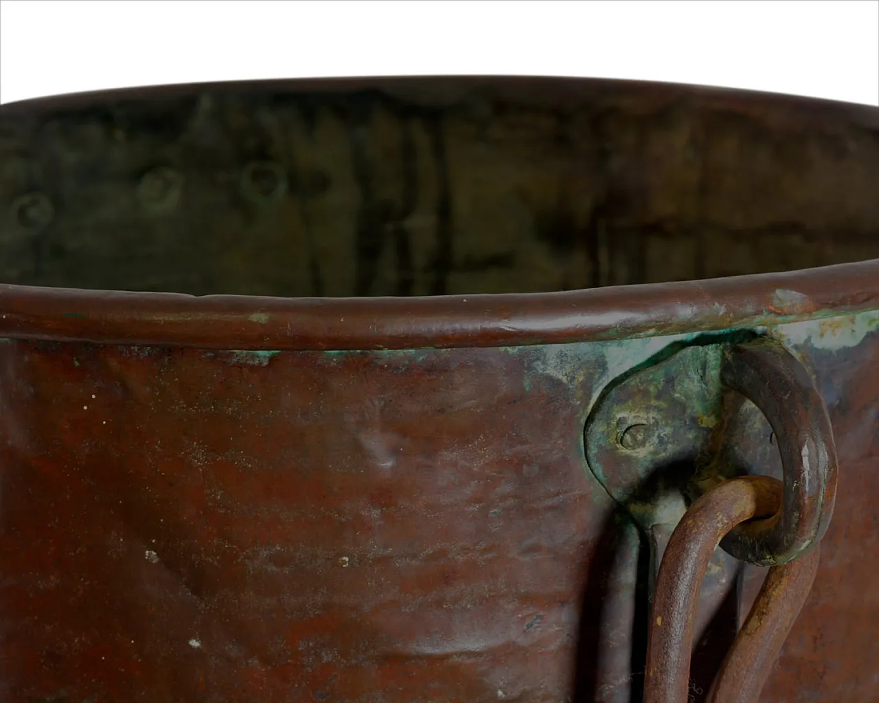 Hand-hammered copper planter with forged iron handles, 19th century 7