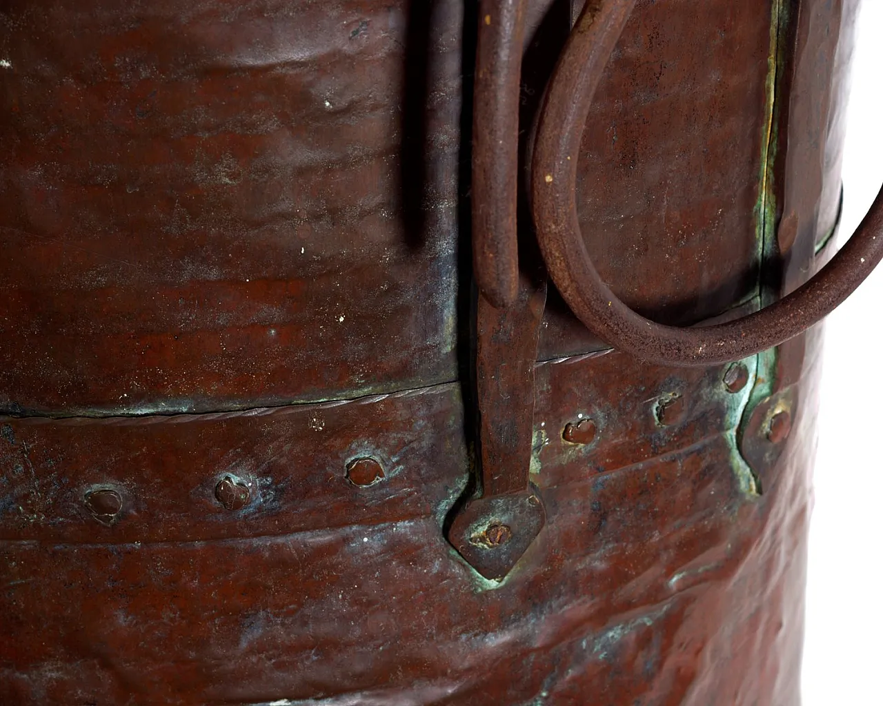 Hand-hammered copper planter with forged iron handles, 19th century 10