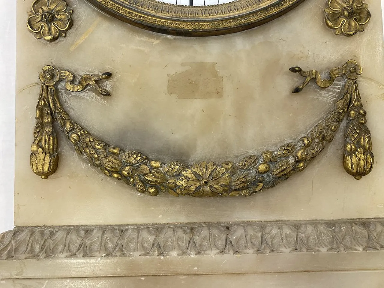 Alabaster mantel clock, 19th century 9