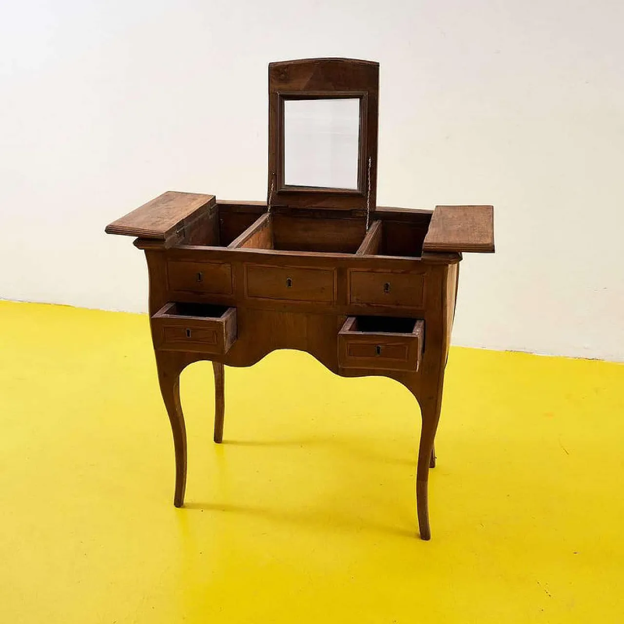 Wooden dressing table, 20th century 1