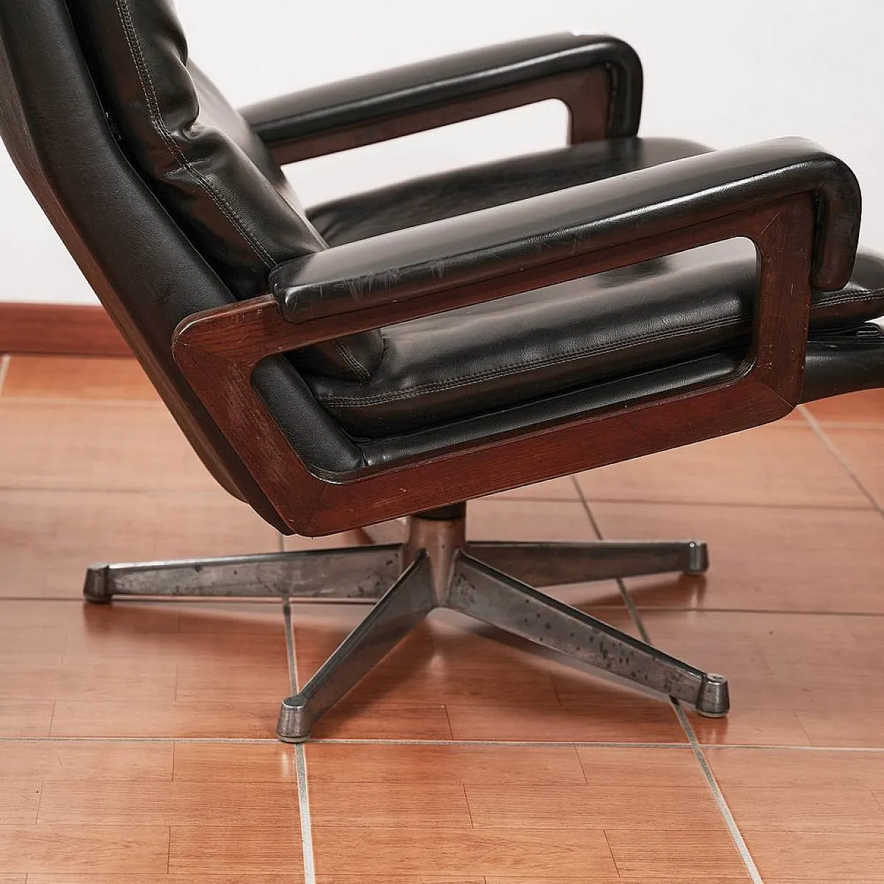Pair of King chairs by André Vandenbeucks for Stässle, 20th century 9