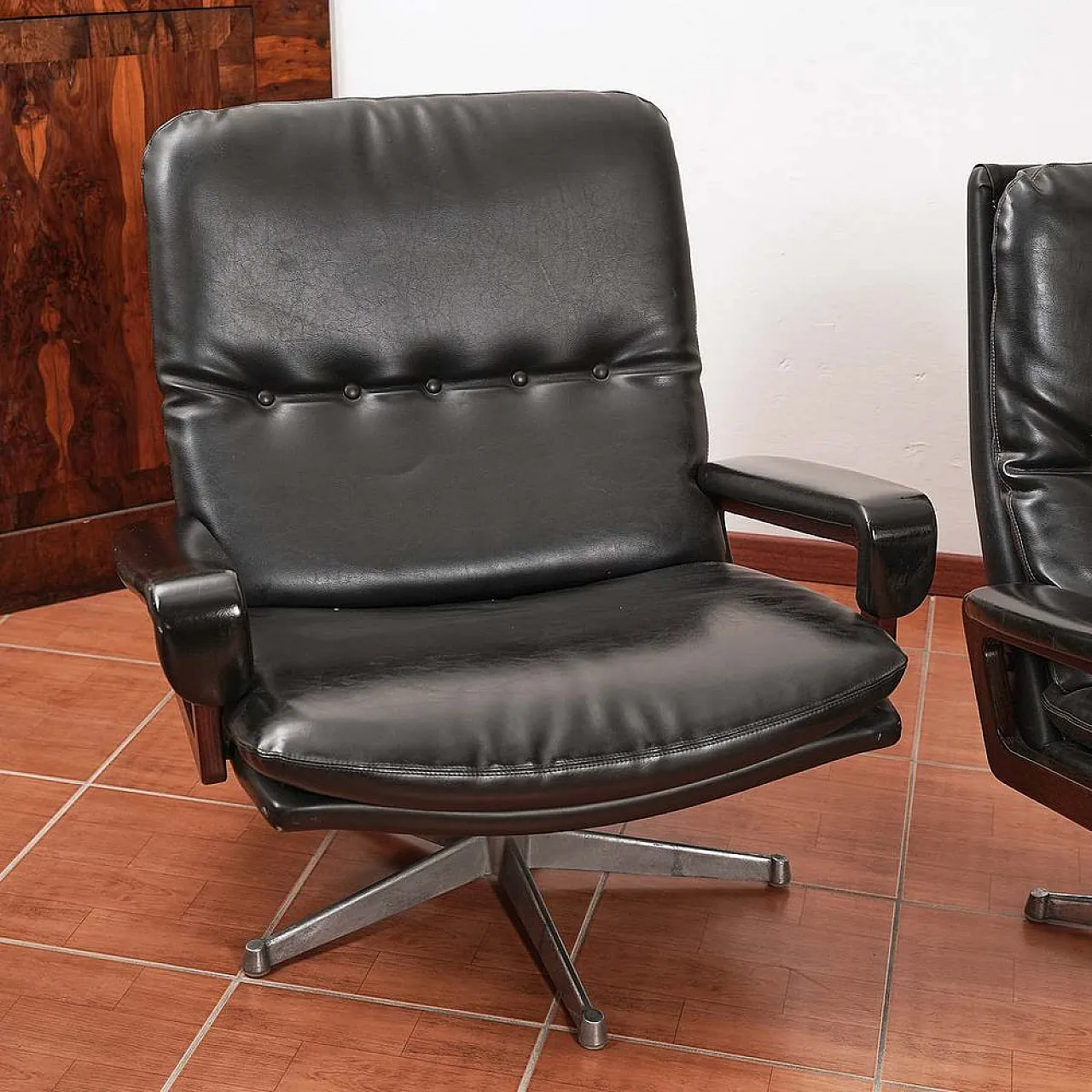 Pair of King chairs by André Vandenbeucks for Stässle, 20th century 15