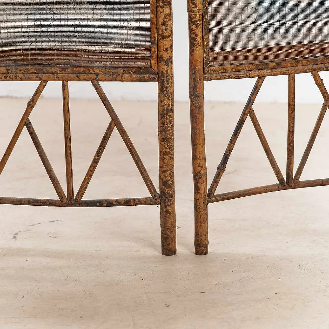 Bamboo windscreen with Japanese figures, 20th century 6