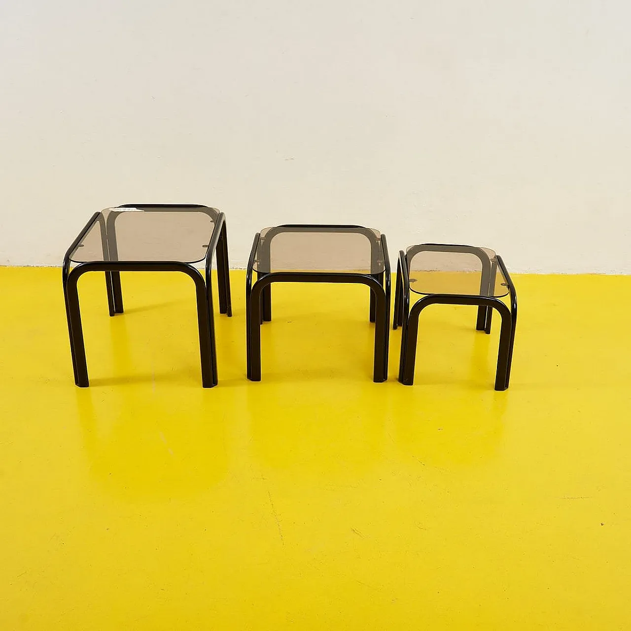 Set of 3 Nesting squared tables in metal and glass, 1970s 1