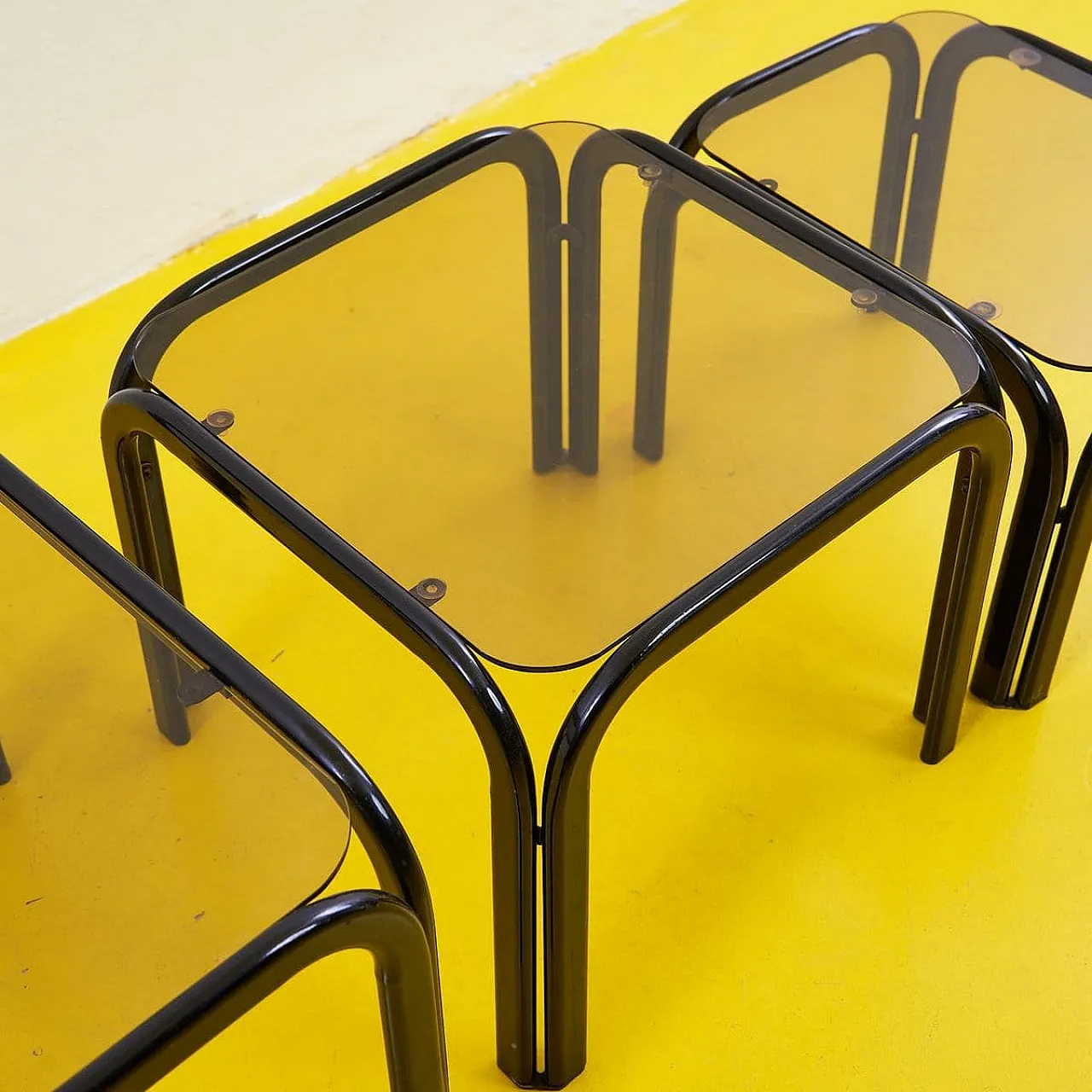 Set of 3 Nesting squared tables in metal and glass, 1970s 3