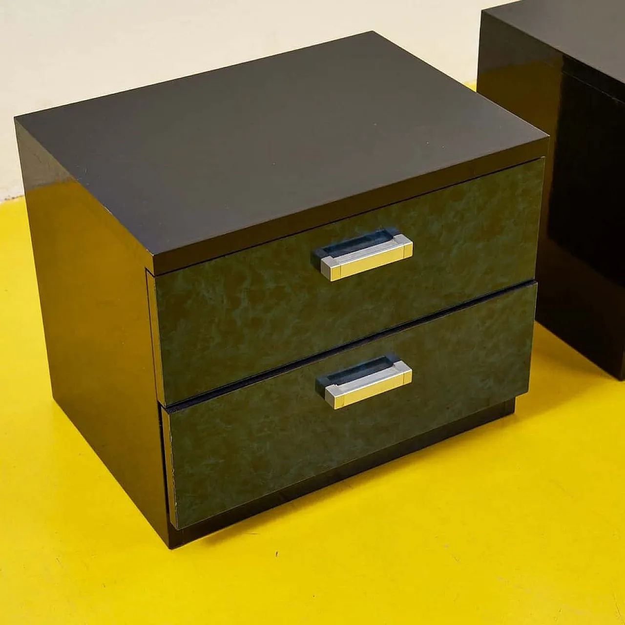 Coppia di comodini finta malachite, anni '80 3
