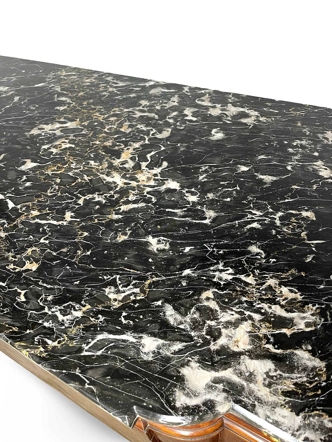 Threaded chest of drawers inlaid with white/grey veined black marble 50