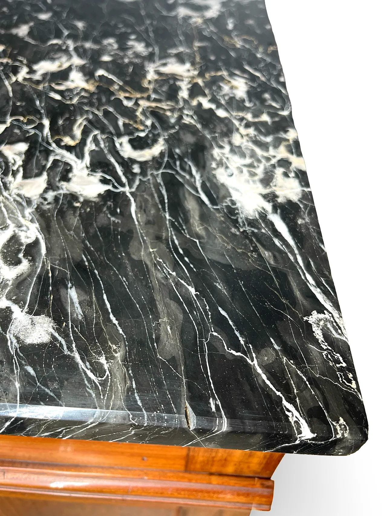 Threaded chest of drawers inlaid with white/grey veined black marble 71