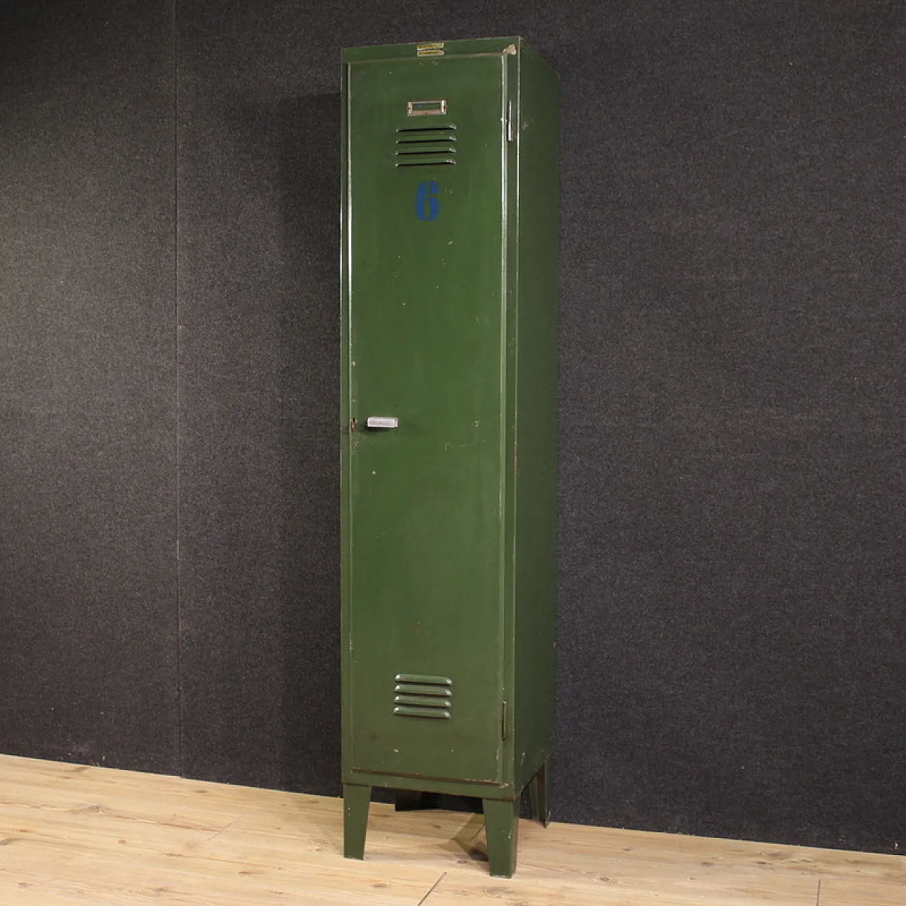 Armadietto italiano di industrial design  degli anni 70 1