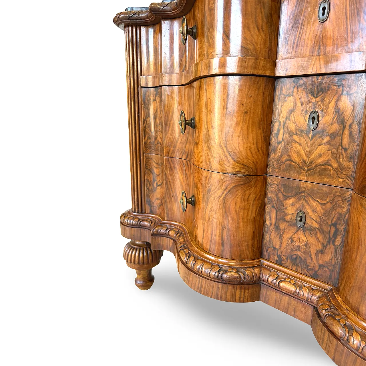 Walnut serpentine commode, 1930s 30