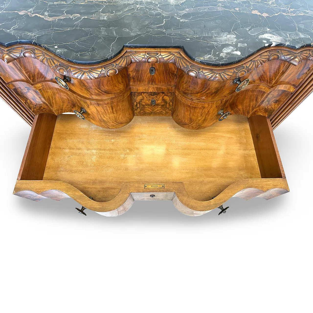 Walnut serpentine commode, 1930s 40