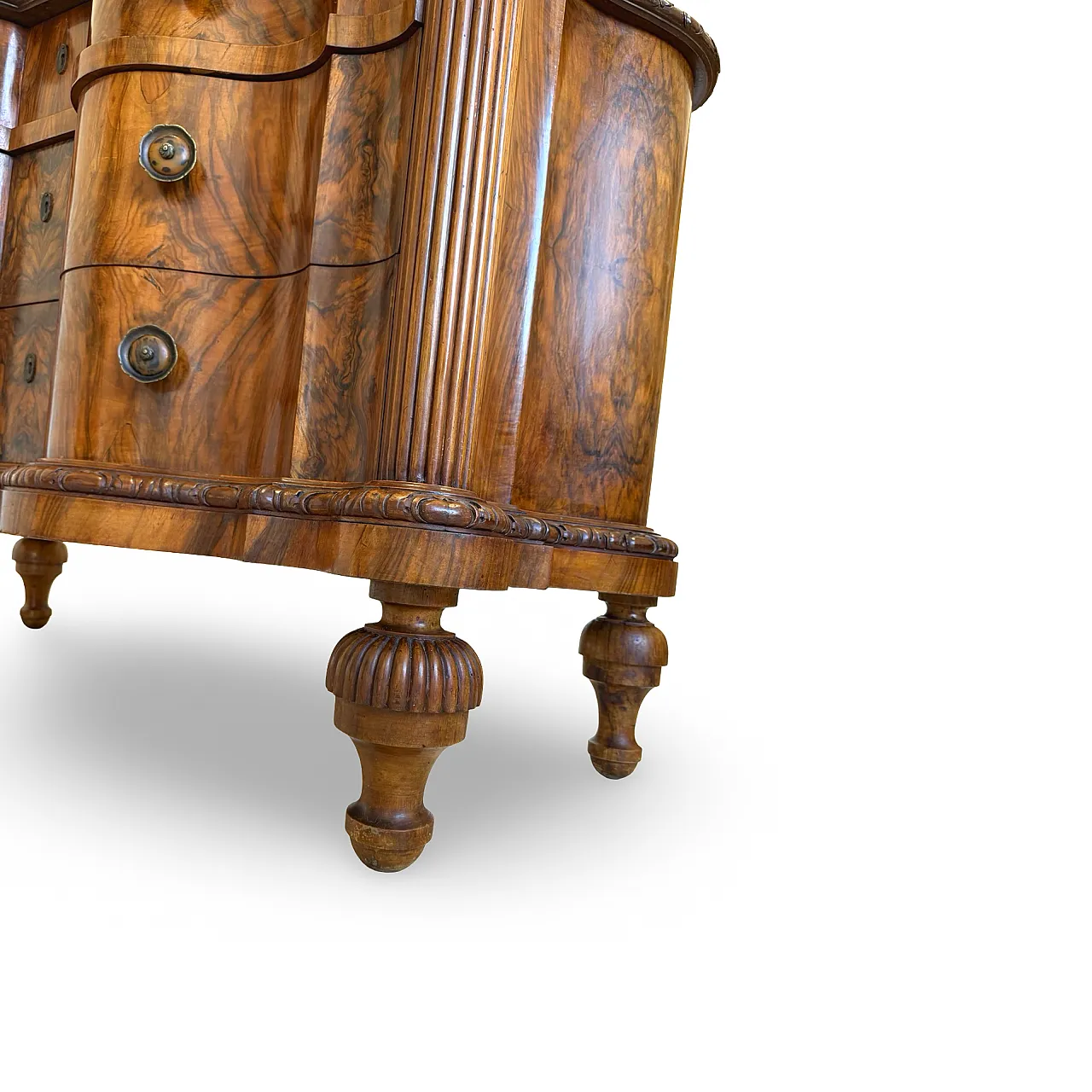 Walnut serpentine commode, 1930s 61
