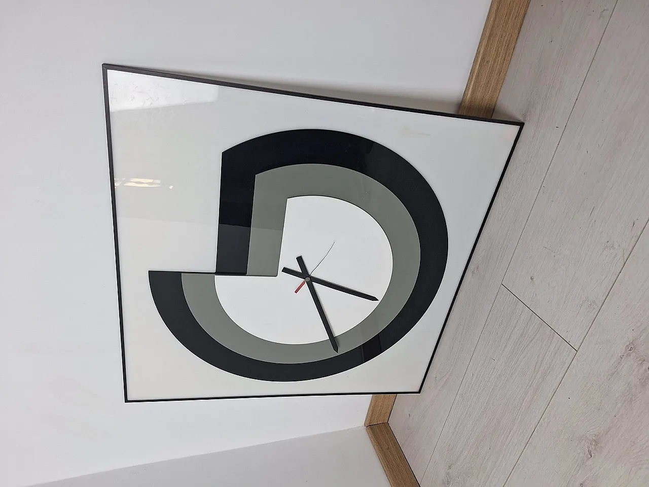 Wall clock in acrylic glass, 1970s 5