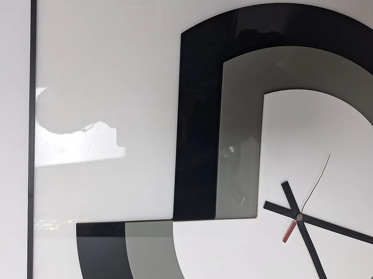 Wall clock in acrylic glass, 1970s 7