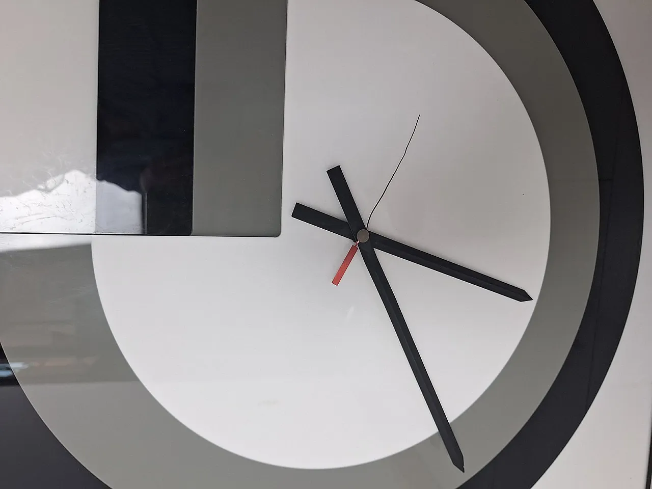 Wall clock in acrylic glass, 1970s 8