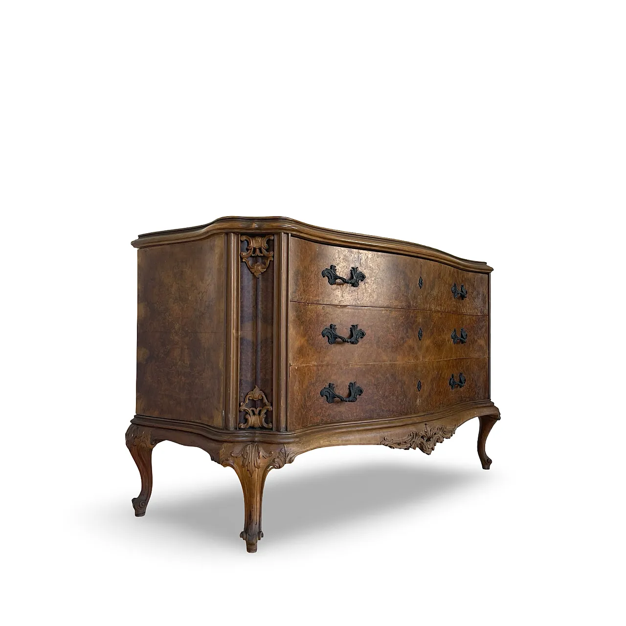 Elegant Italian Louis XV-style chest of drawers, circa 1940s. 18