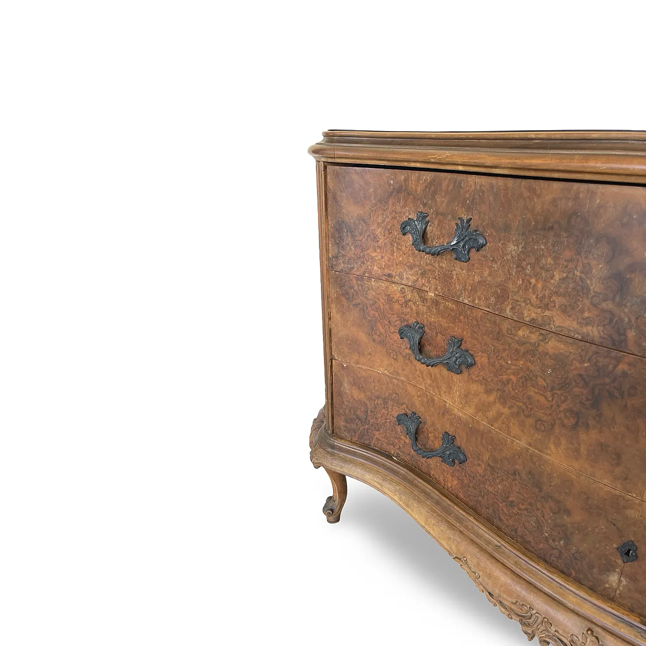 Elegant Italian Louis XV-style chest of drawers, circa 1940s. 25