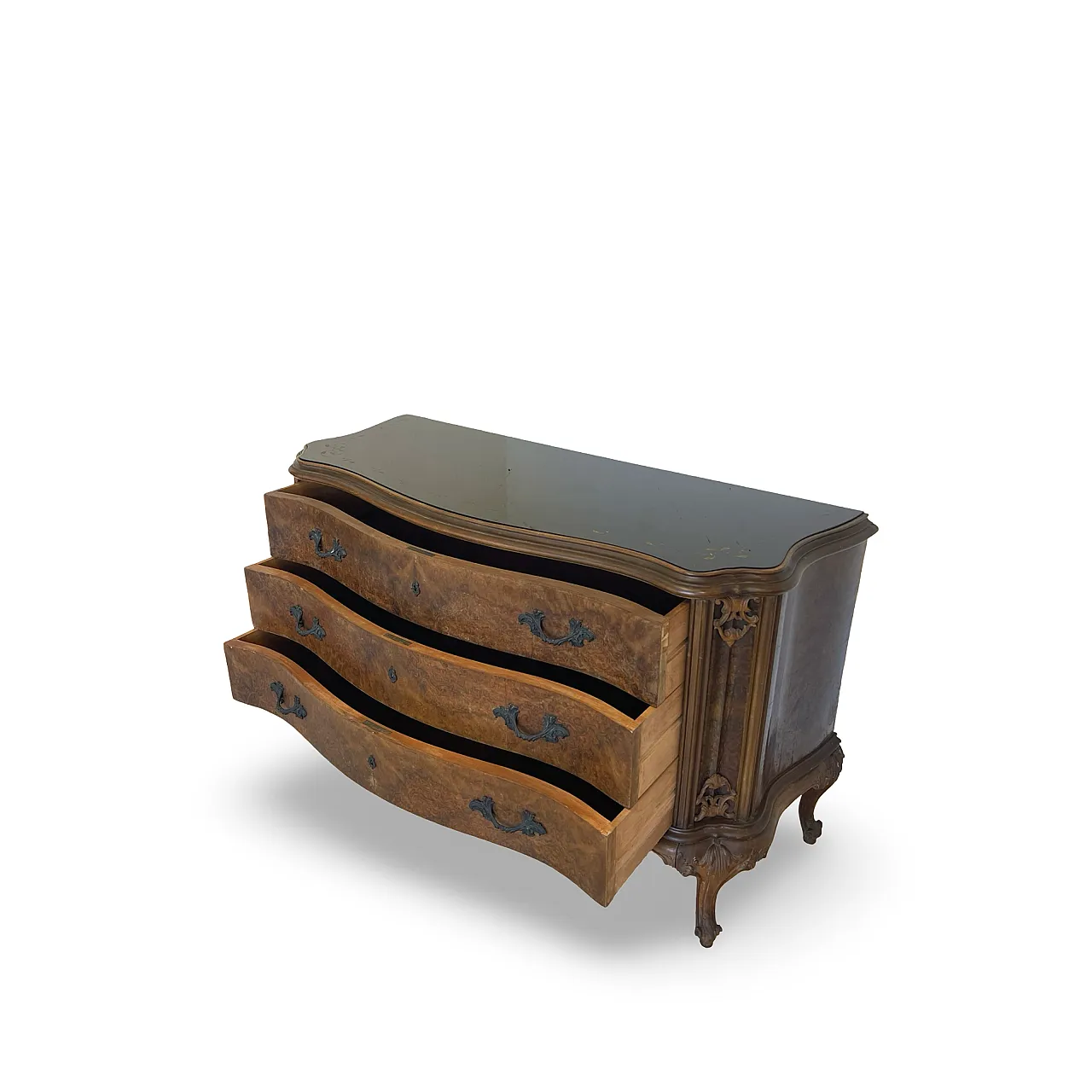 Elegant Italian Louis XV-style chest of drawers, circa 1940s. 30