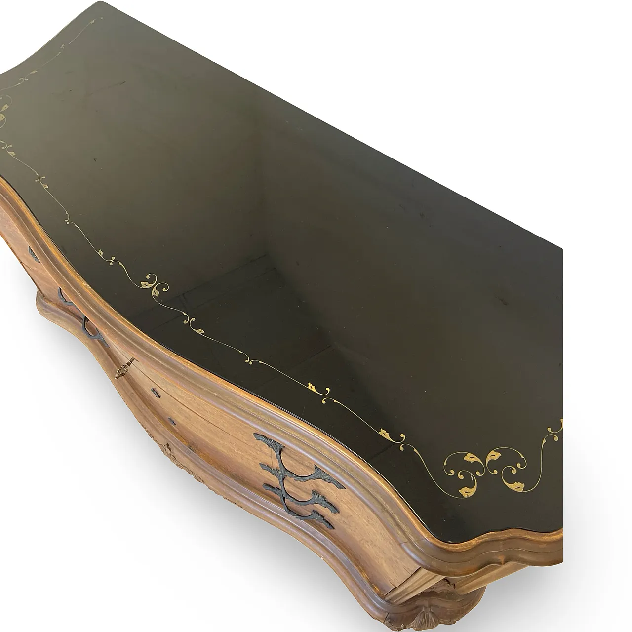 Elegant Italian Louis XV-style chest of drawers, circa 1940s. 37