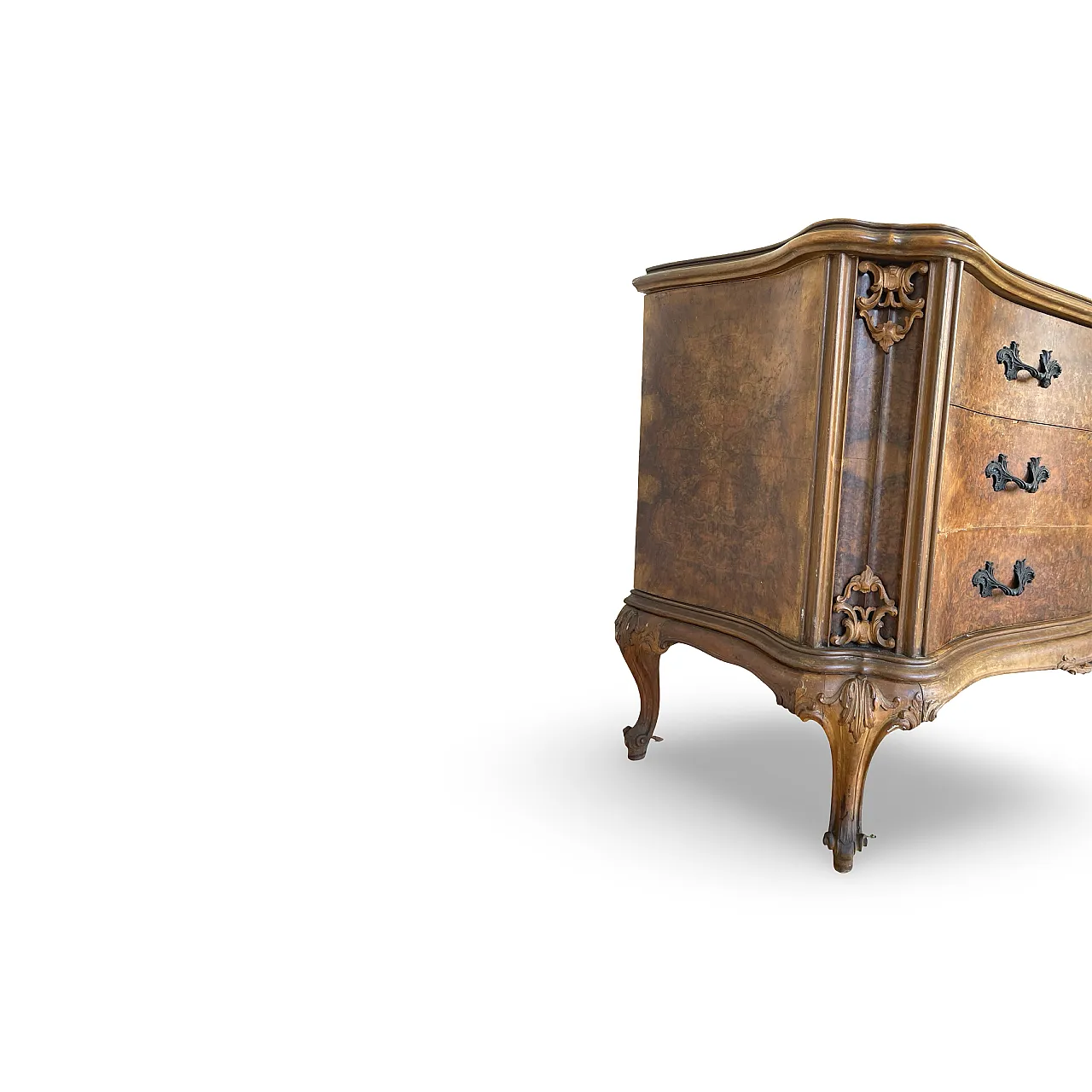 Elegant Italian Louis XV-style chest of drawers, circa 1940s. 44