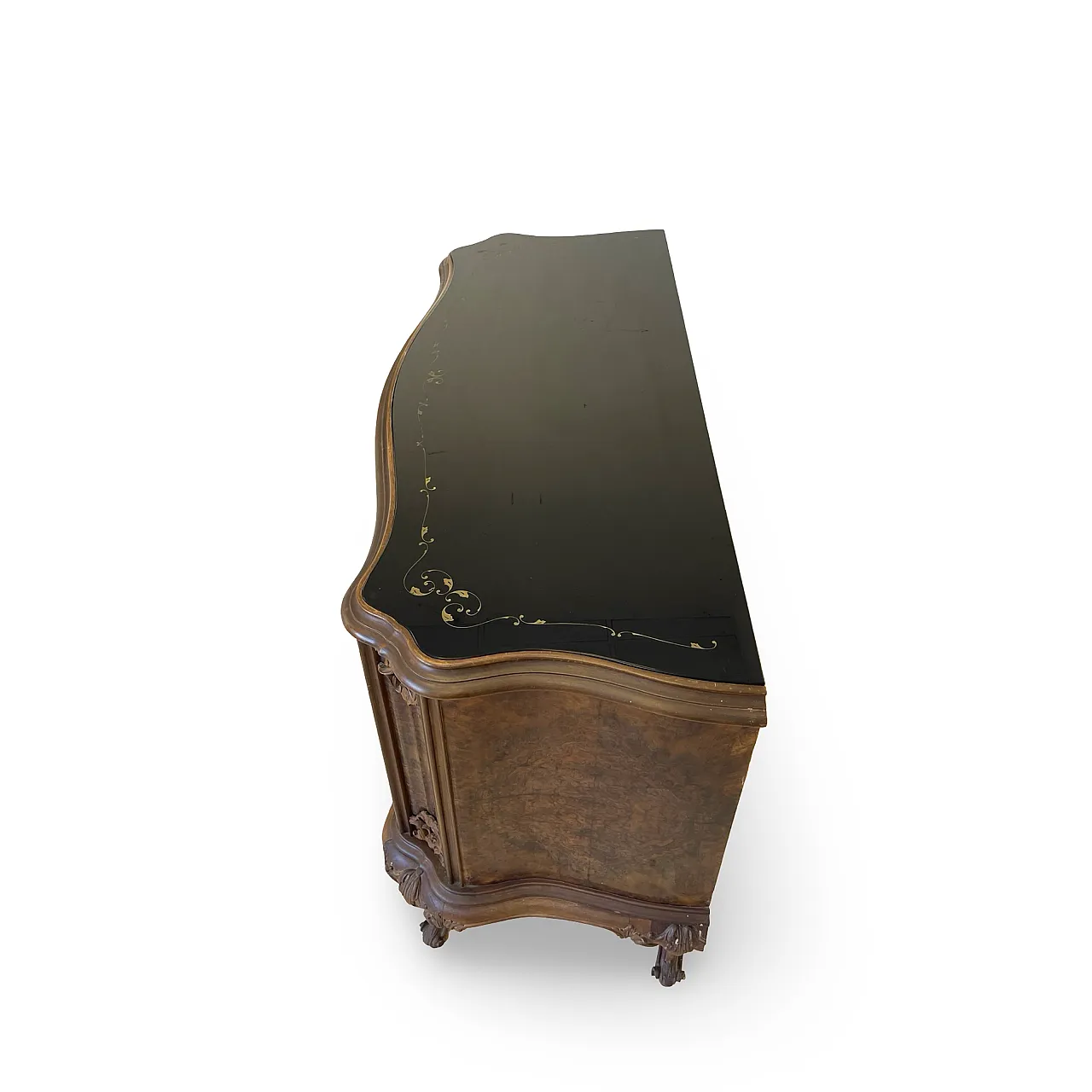 Elegant Italian Louis XV-style chest of drawers, circa 1940s. 45