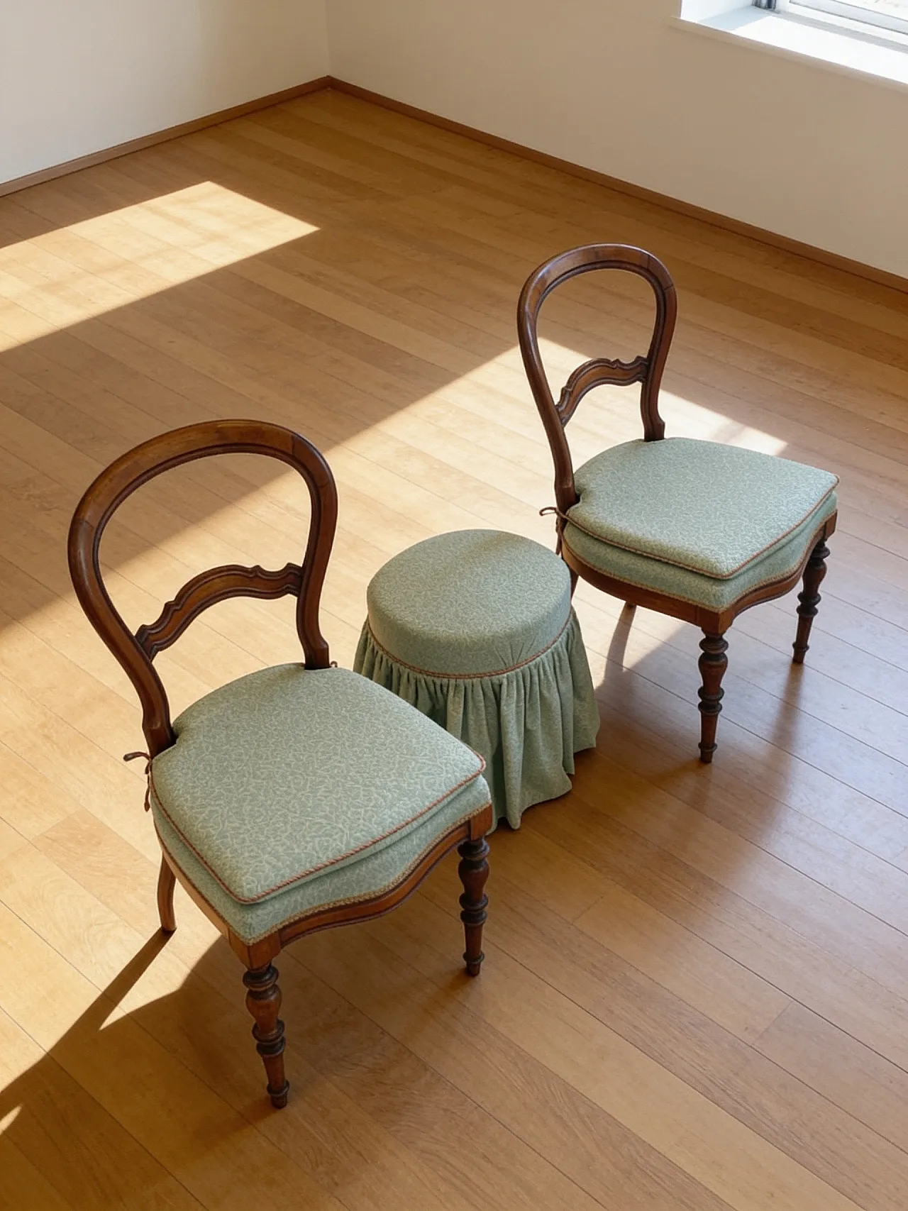 Antique Victorian era ballon back chairs and stool, mid 19th century. 3