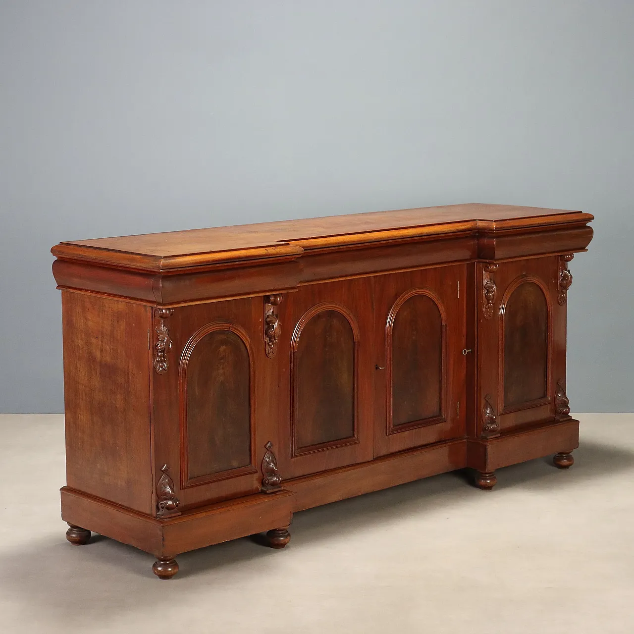 Victorian carved mahogany sideboard, 19th century 1