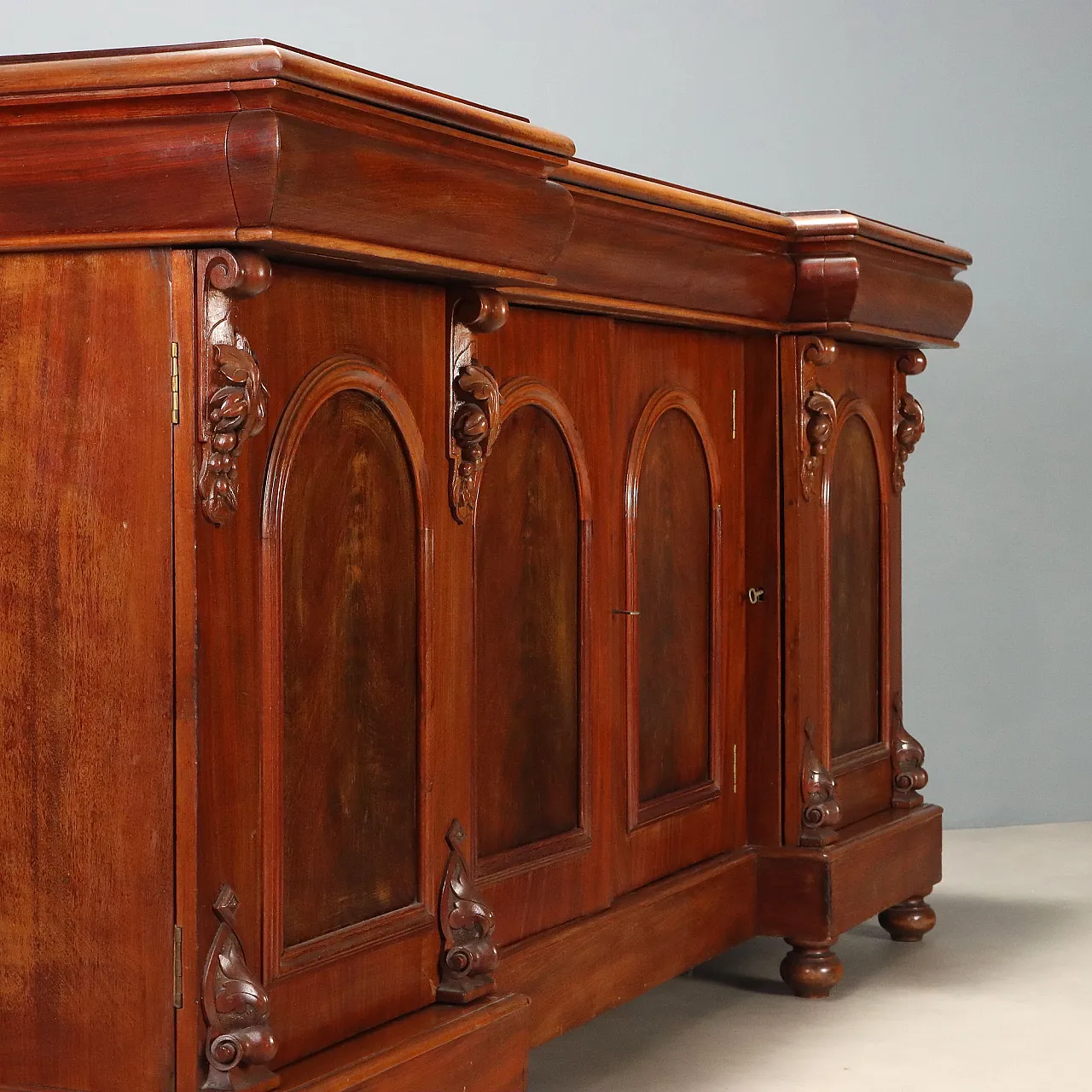 Victorian carved mahogany sideboard, 19th century 3