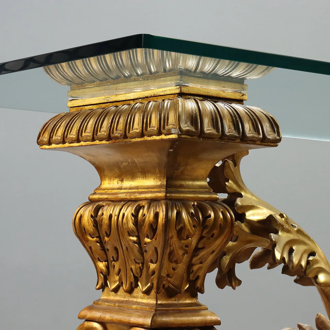 Table with carved and gilded wooden base, 20th century 6