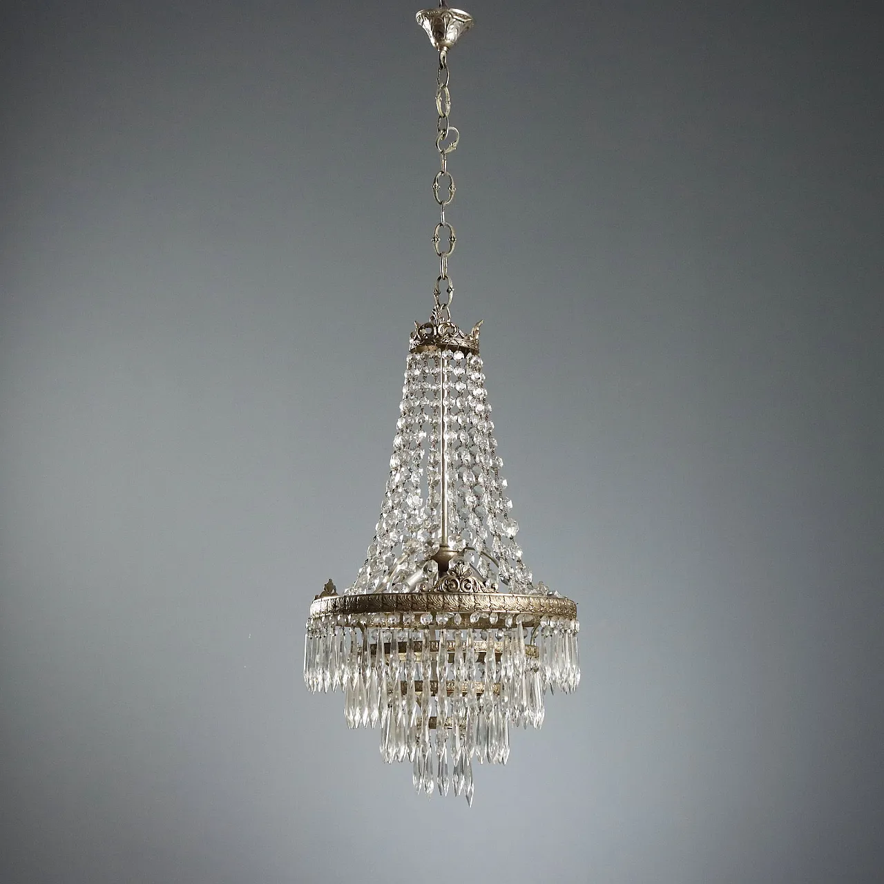Lampadario a mongolfiera in metallo argentato, '900 1