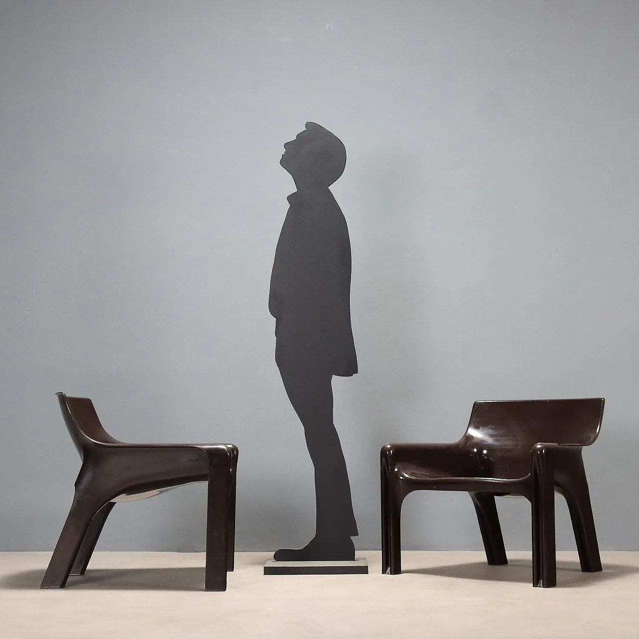 Pair of Vicario armchairs by V.Magistretti for Artemide, 20th century 3