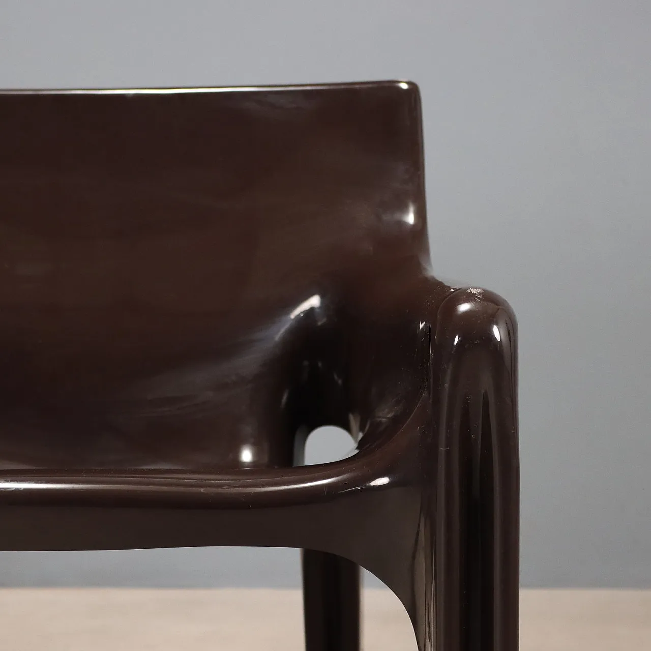 Pair of Vicario armchairs by V.Magistretti for Artemide, 20th century 5