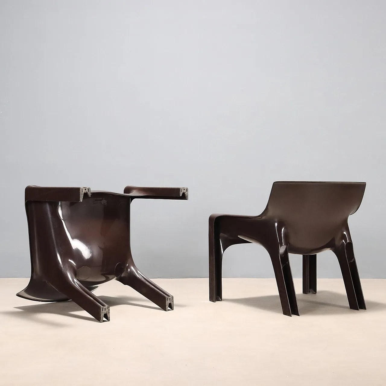 Pair of Vicario armchairs by V.Magistretti for Artemide, 20th century 9