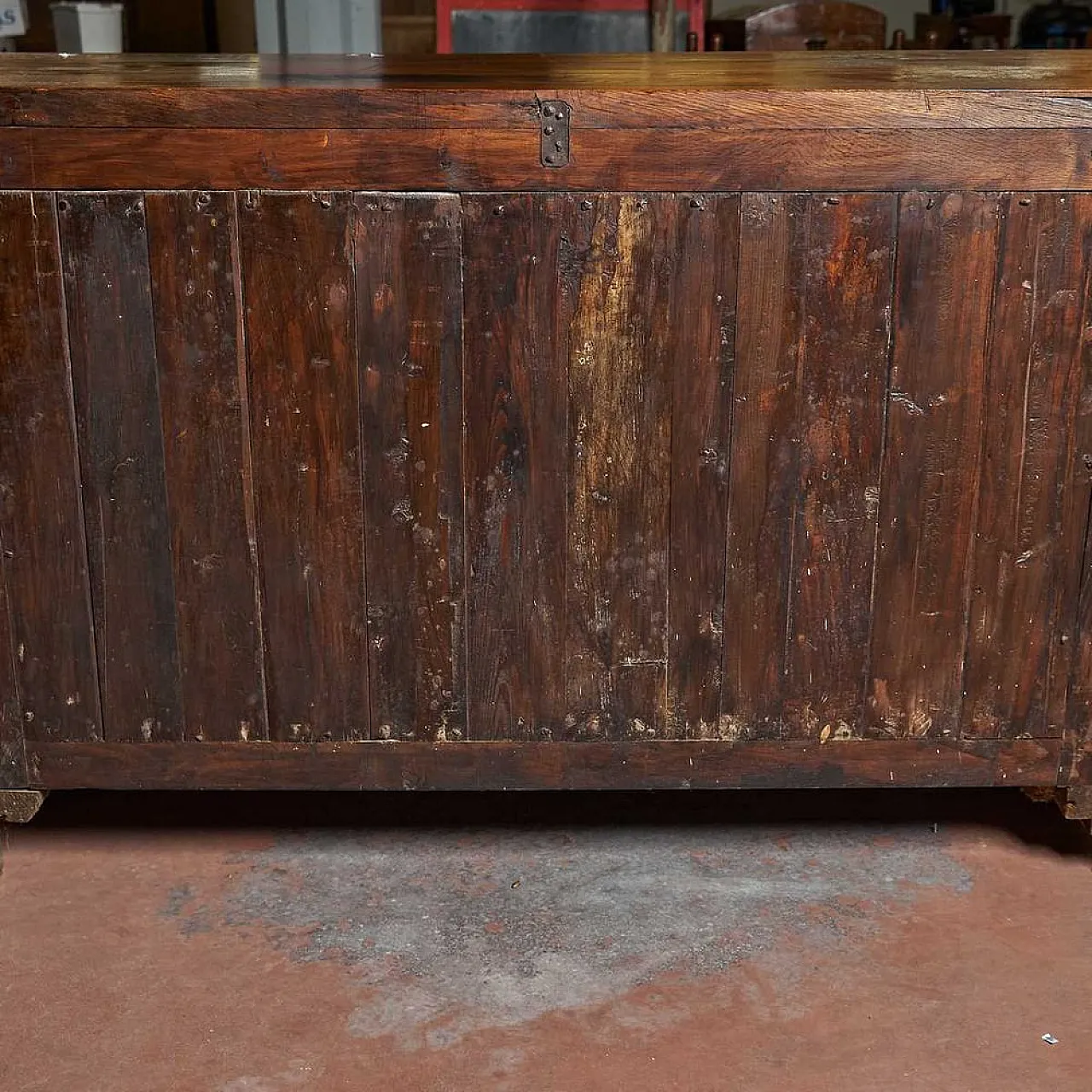 Sculptured brown Oak sideboard, early 20th century 3