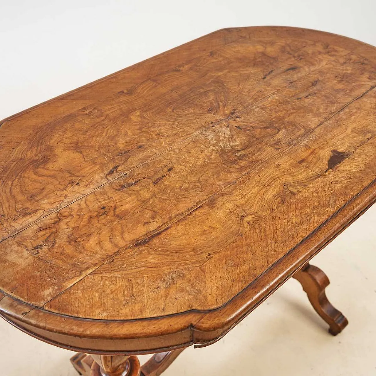 Oval Venetian Walnut Table, 20TH CENTURY 6