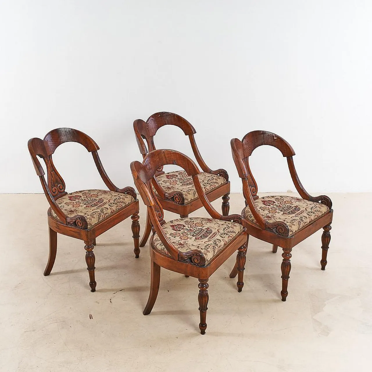 4 Neoclassical Chairs in Walnut and fabric, 20th century 1