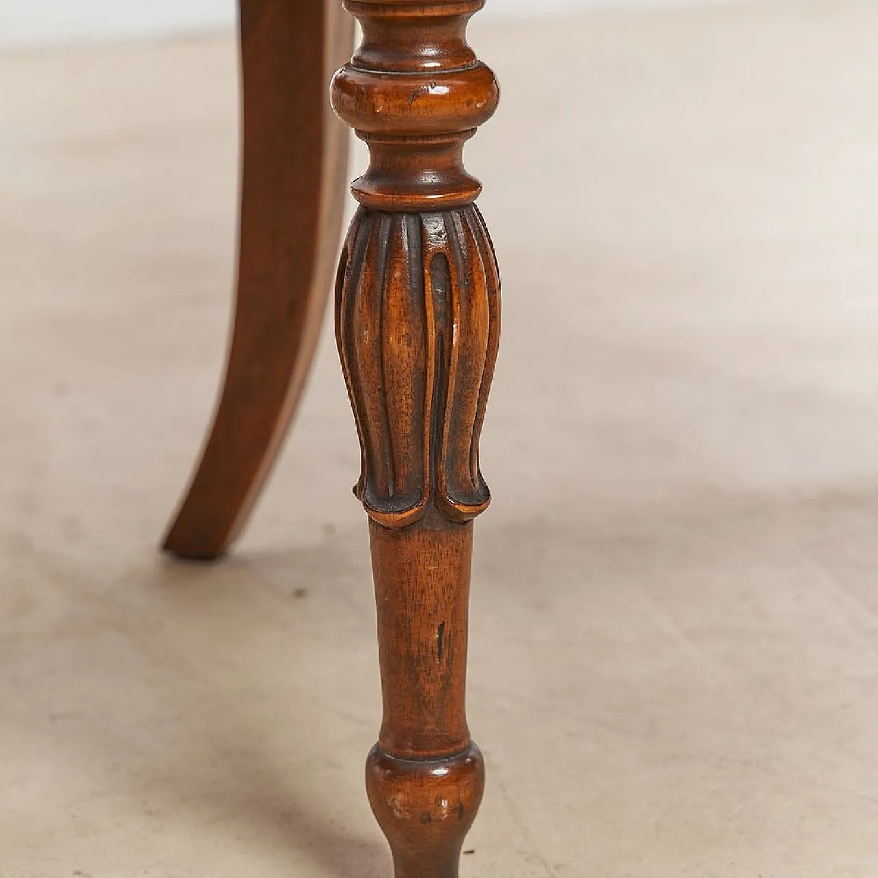 4 Neoclassical Chairs in Walnut and fabric, 20th century 3