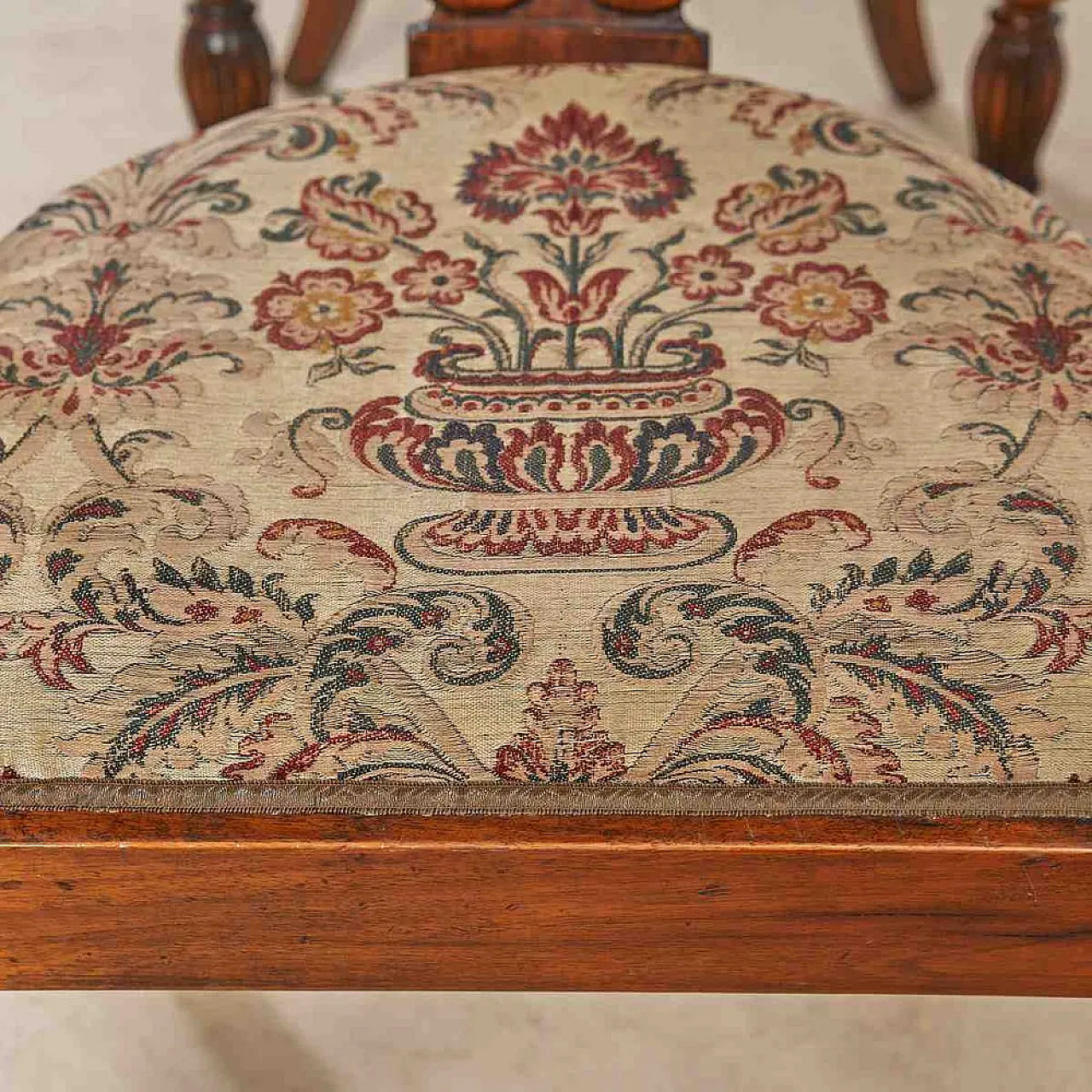 4 Neoclassical Chairs in Walnut and fabric, 20th century 5