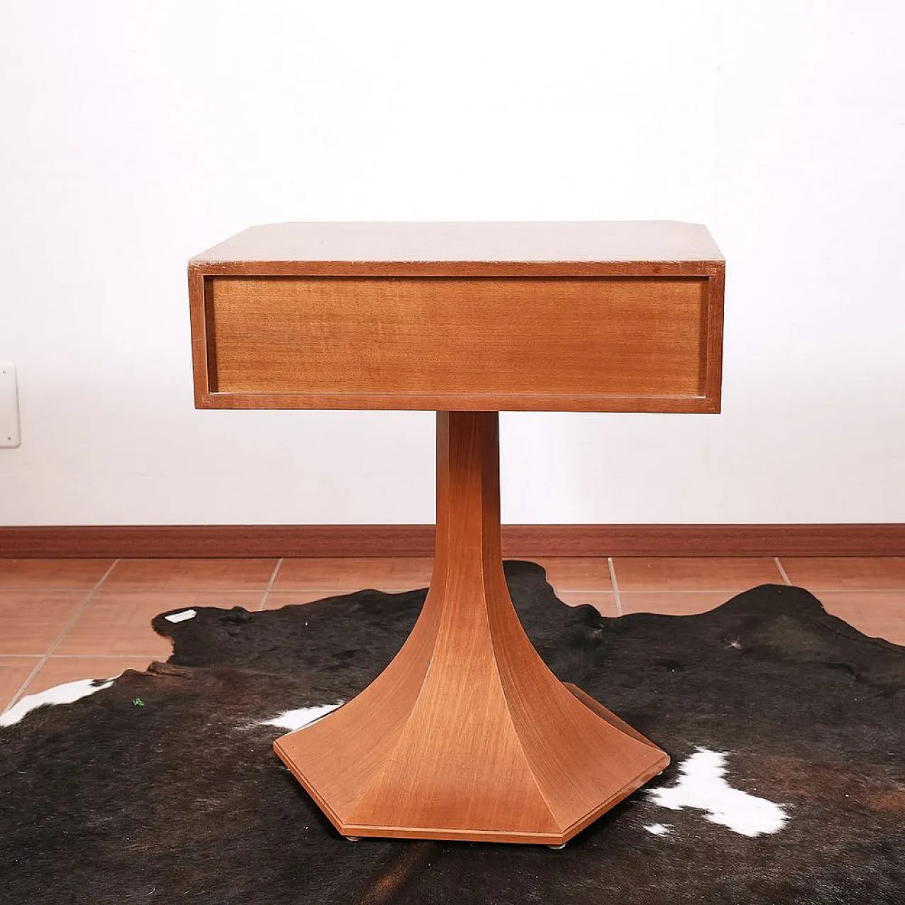 Central leg table with Compartment attri. to Luigi Massoni, 1970s 3