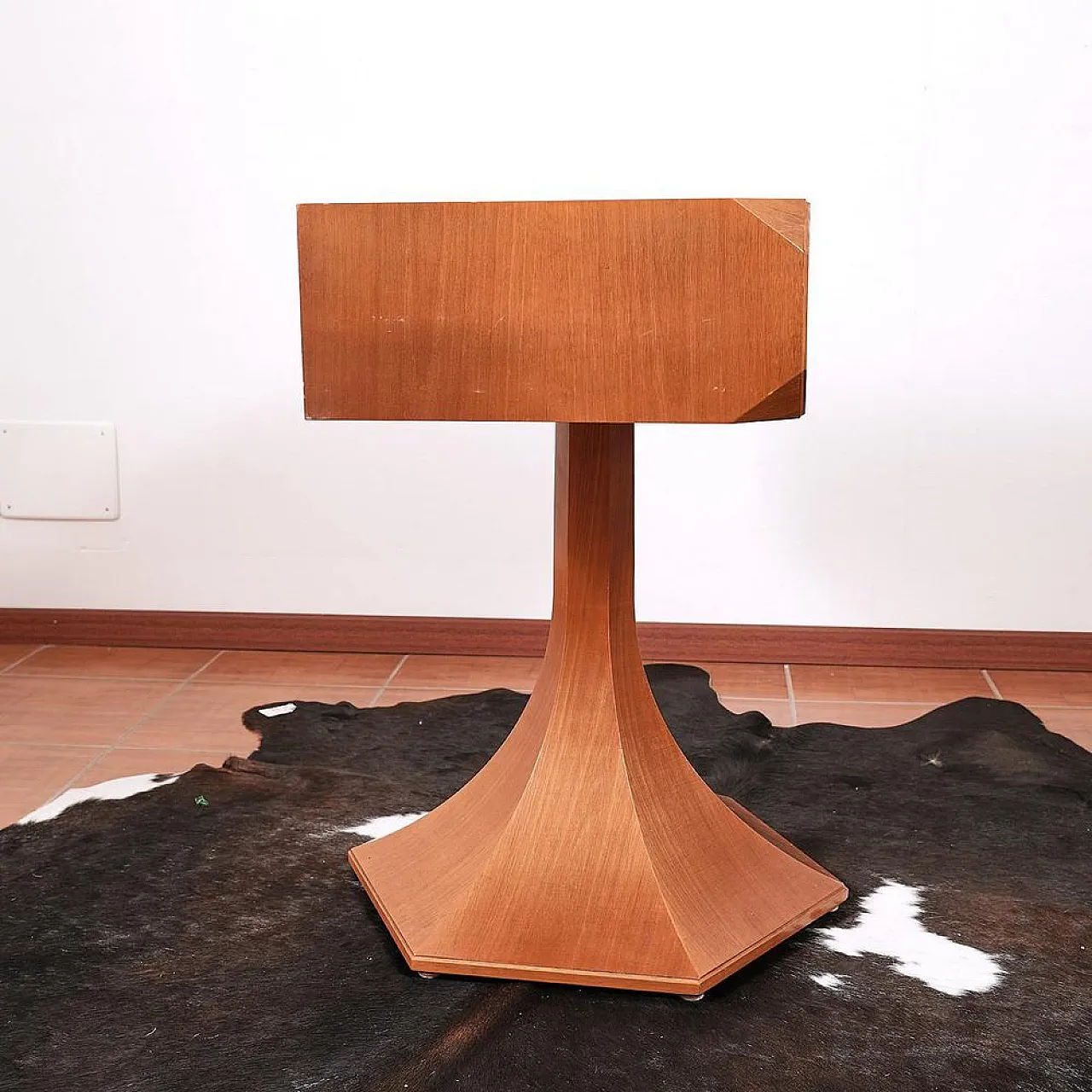 Central leg table with Compartment attri. to Luigi Massoni, 1970s 5