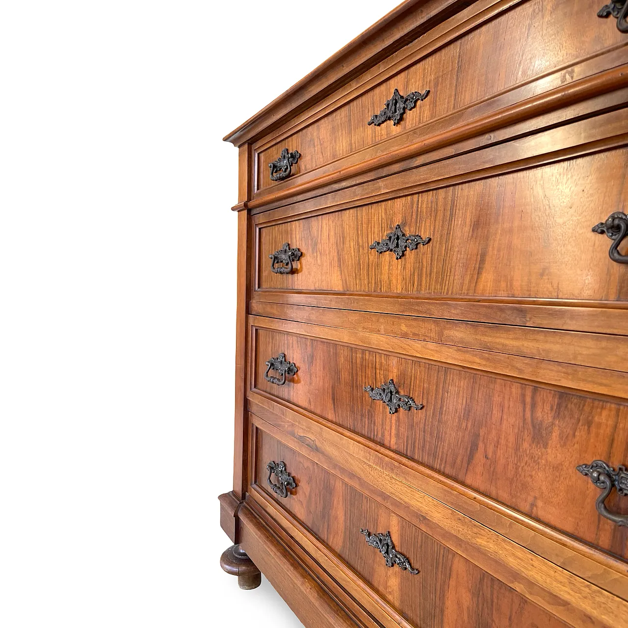 Italian Antique Walnut Chest of Drawers with Lion-Mask Bronze Handles 40