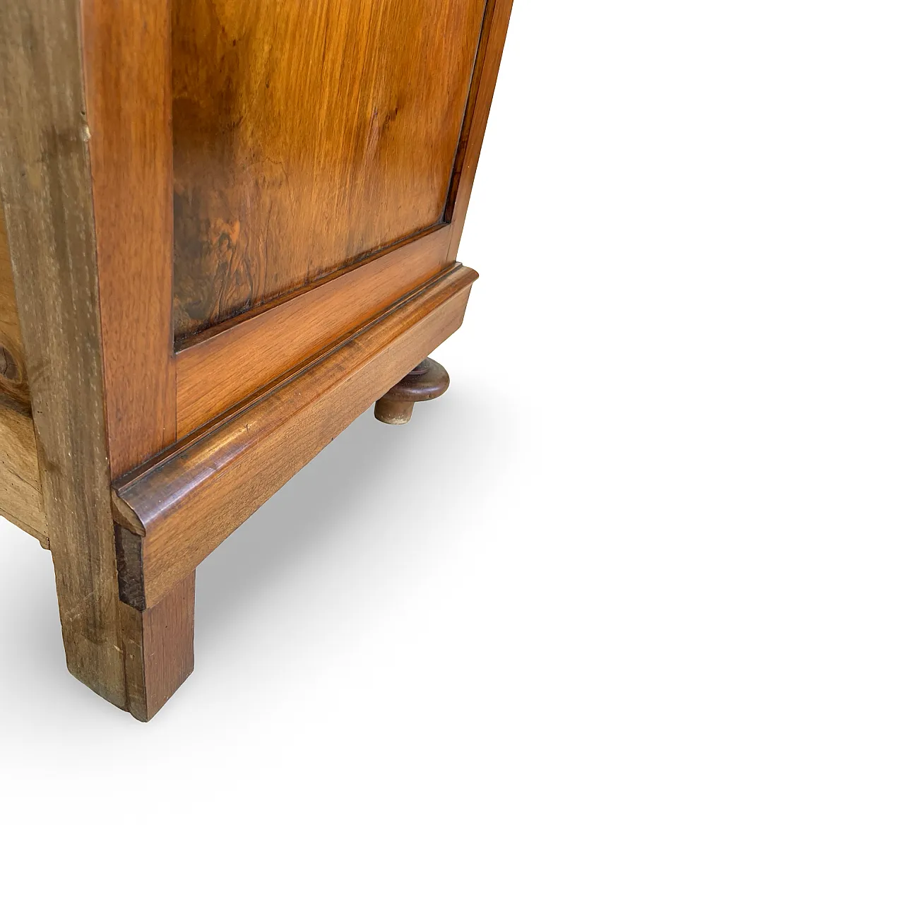 Italian Antique Walnut Chest of Drawers with Lion-Mask Bronze Handles 59