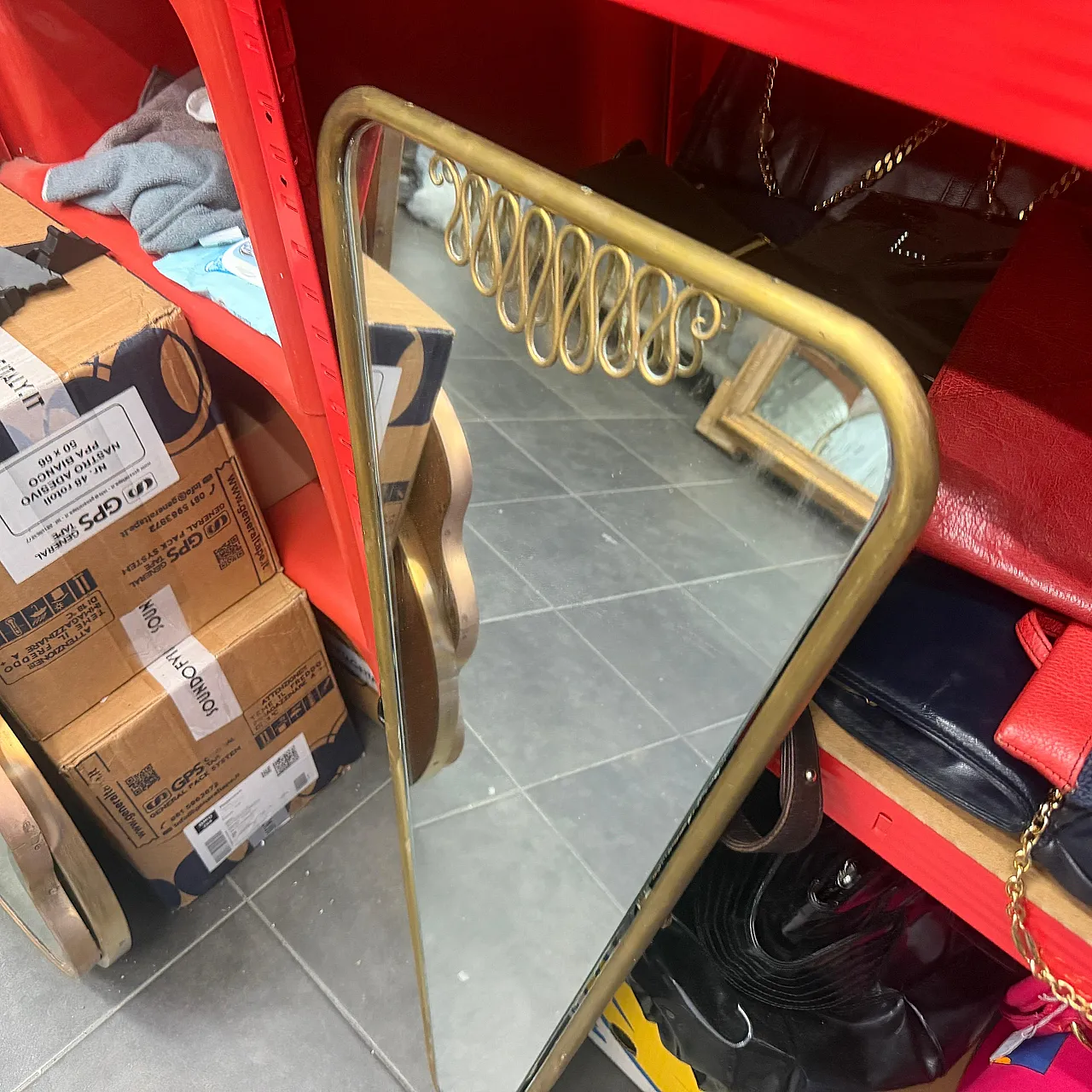 Specchio da parete triangolare in ottone di Gio Ponti, anni '60 14