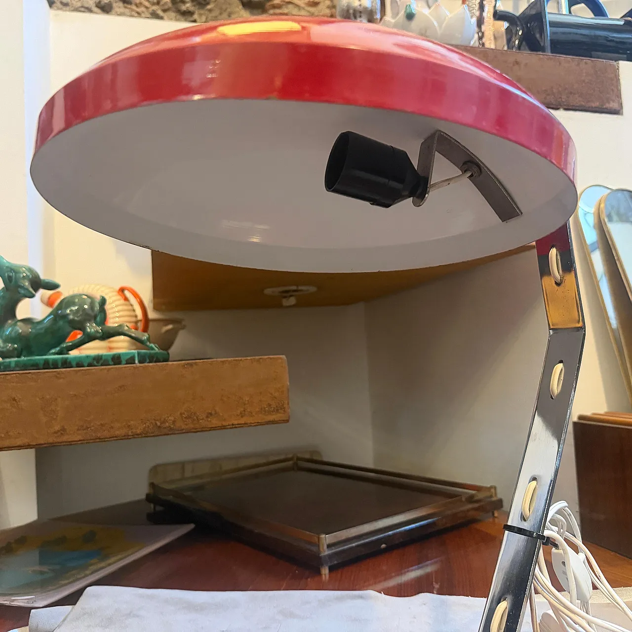 Lampada da scrivania in metallo e acciaio rosso, anni '60 10