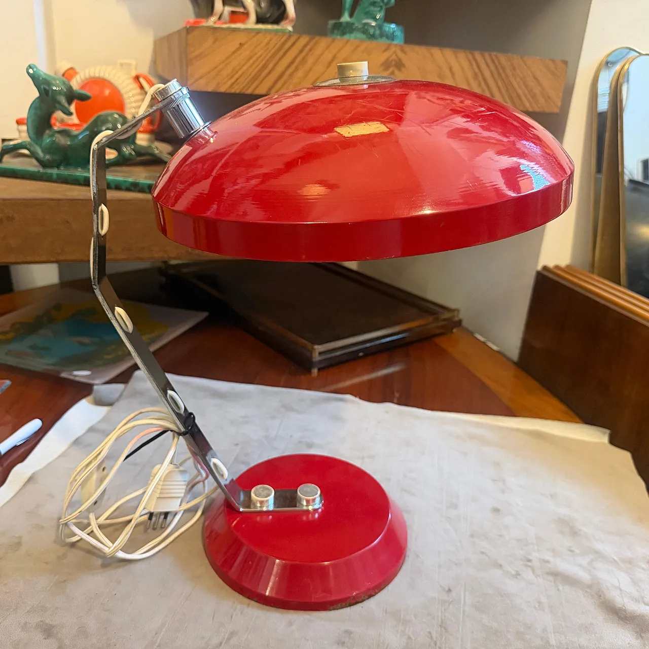 Lampada da scrivania in metallo e acciaio rosso, anni '60 11