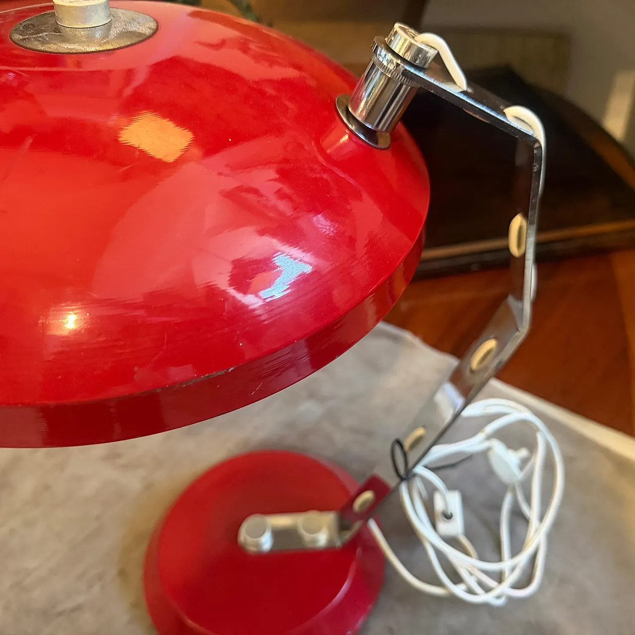 Lampada da scrivania in metallo e acciaio rosso, anni '60 14