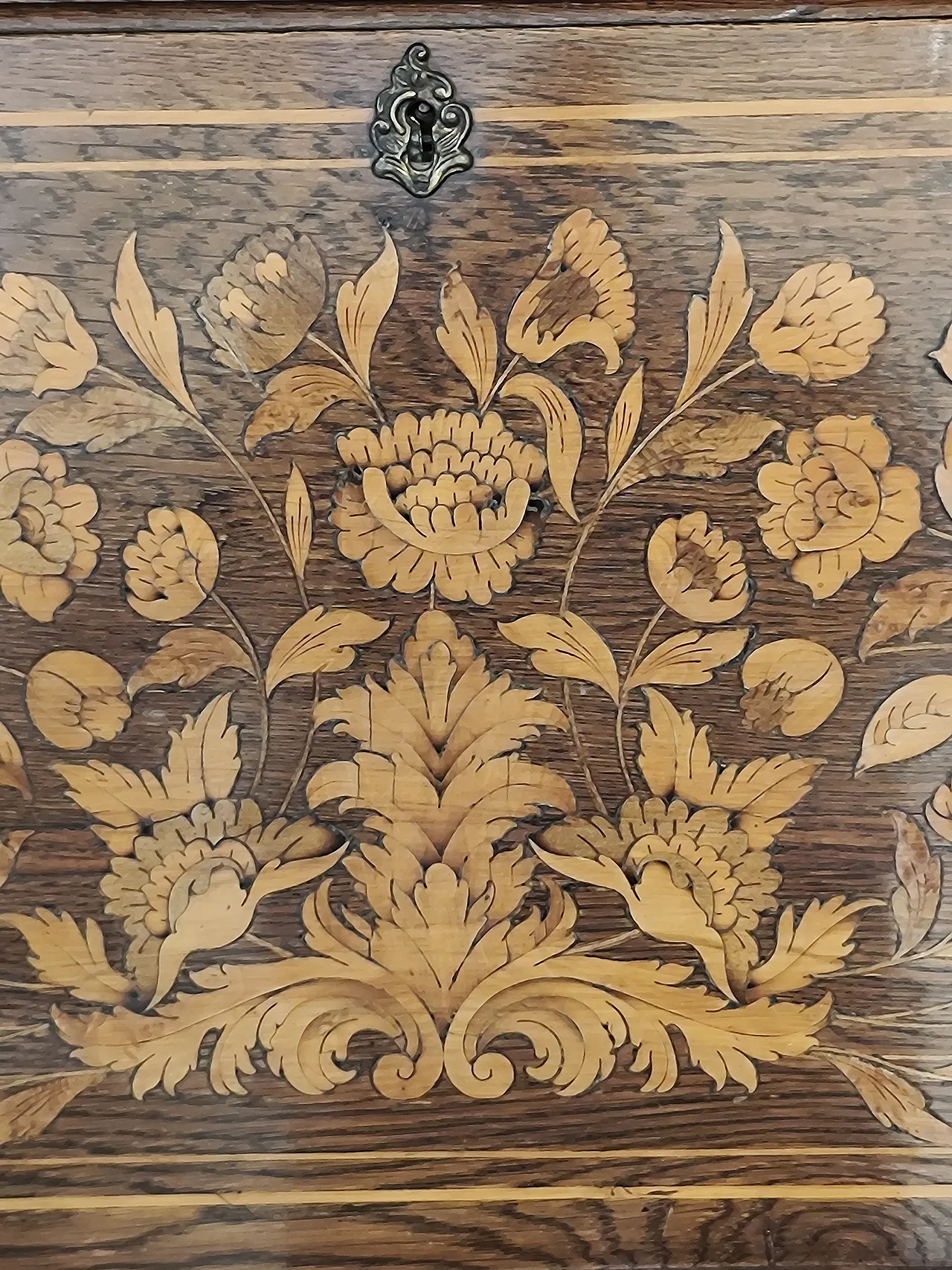 Antique desk/bookcase with inlays 5