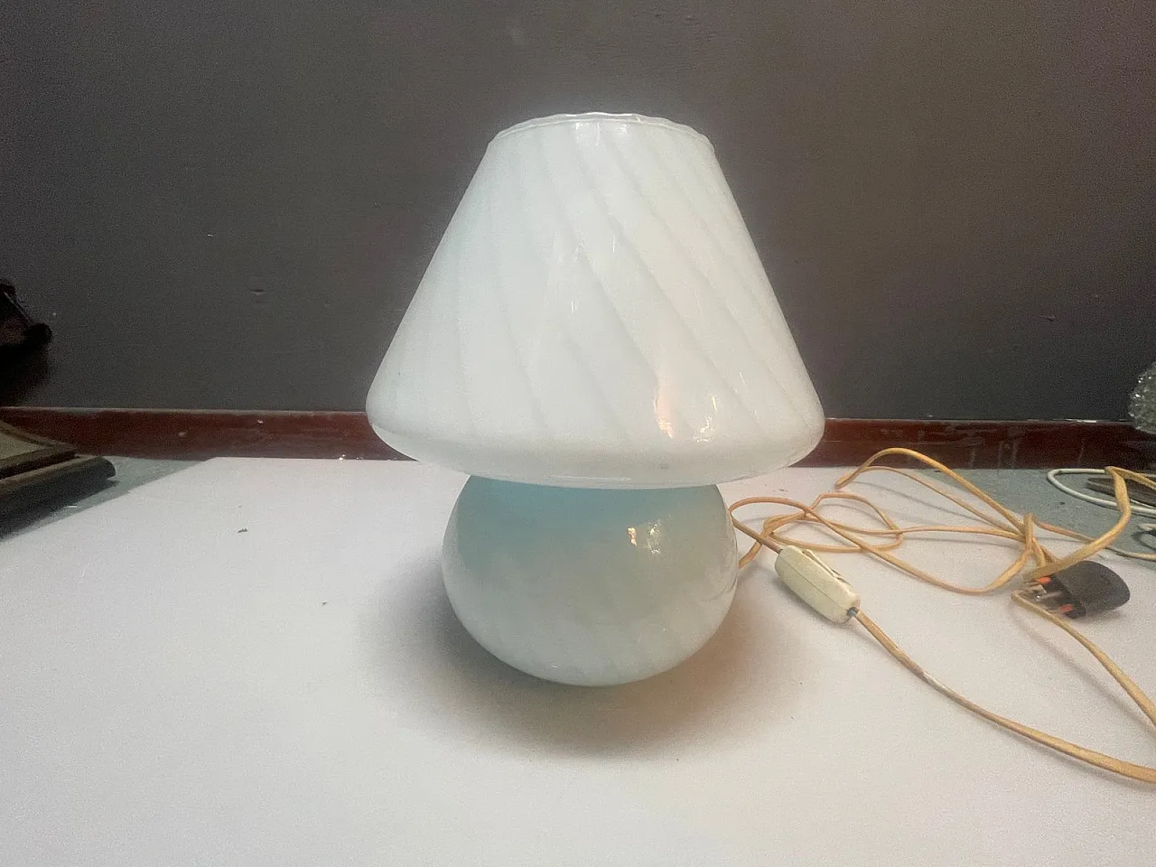 Mushroom-shaped Murano glass table lamp by Paolo Venini, 1970s 6