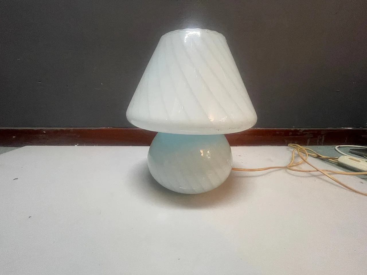 Mushroom-shaped Murano glass table lamp by Paolo Venini, 1970s 9