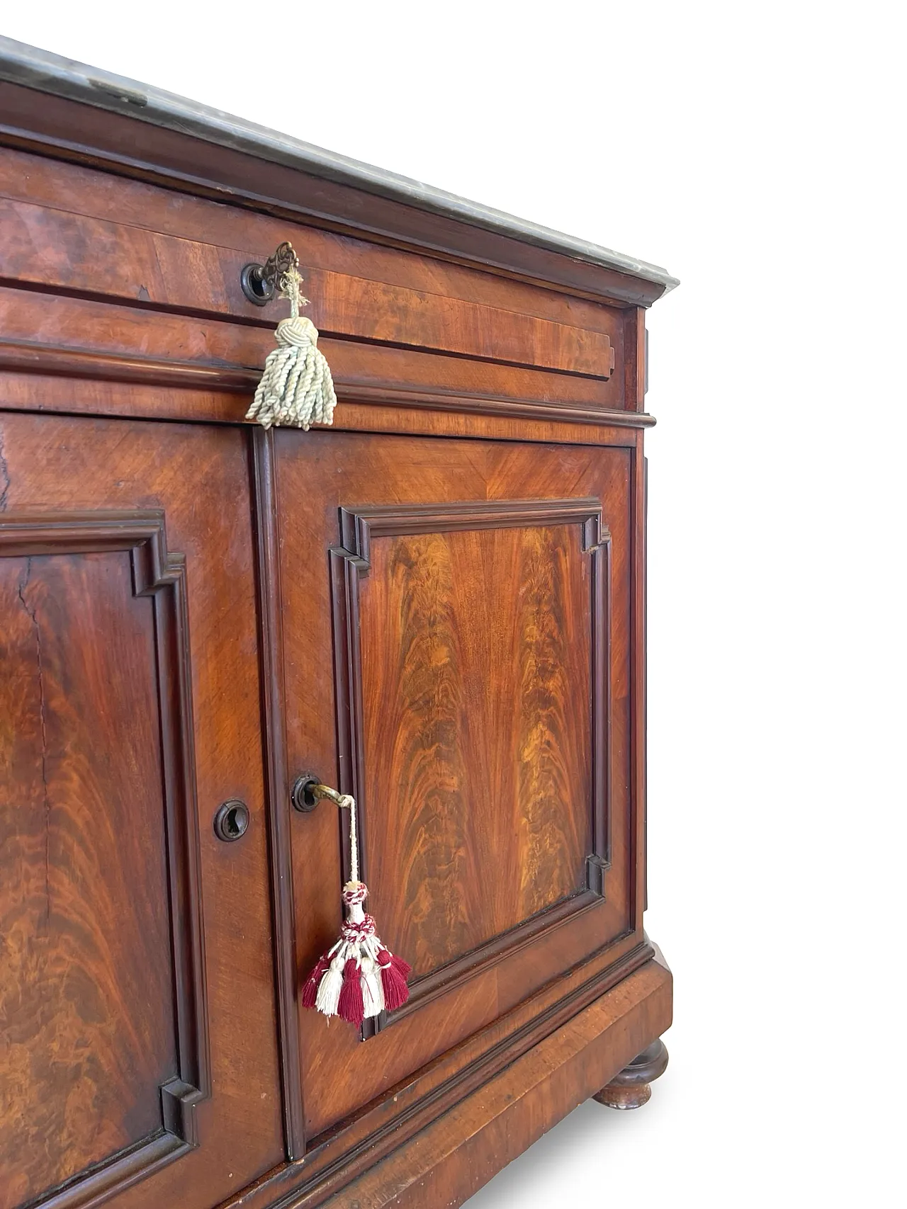 Umbertino chest of drawers in mahogany and walnut, 19th century. 24